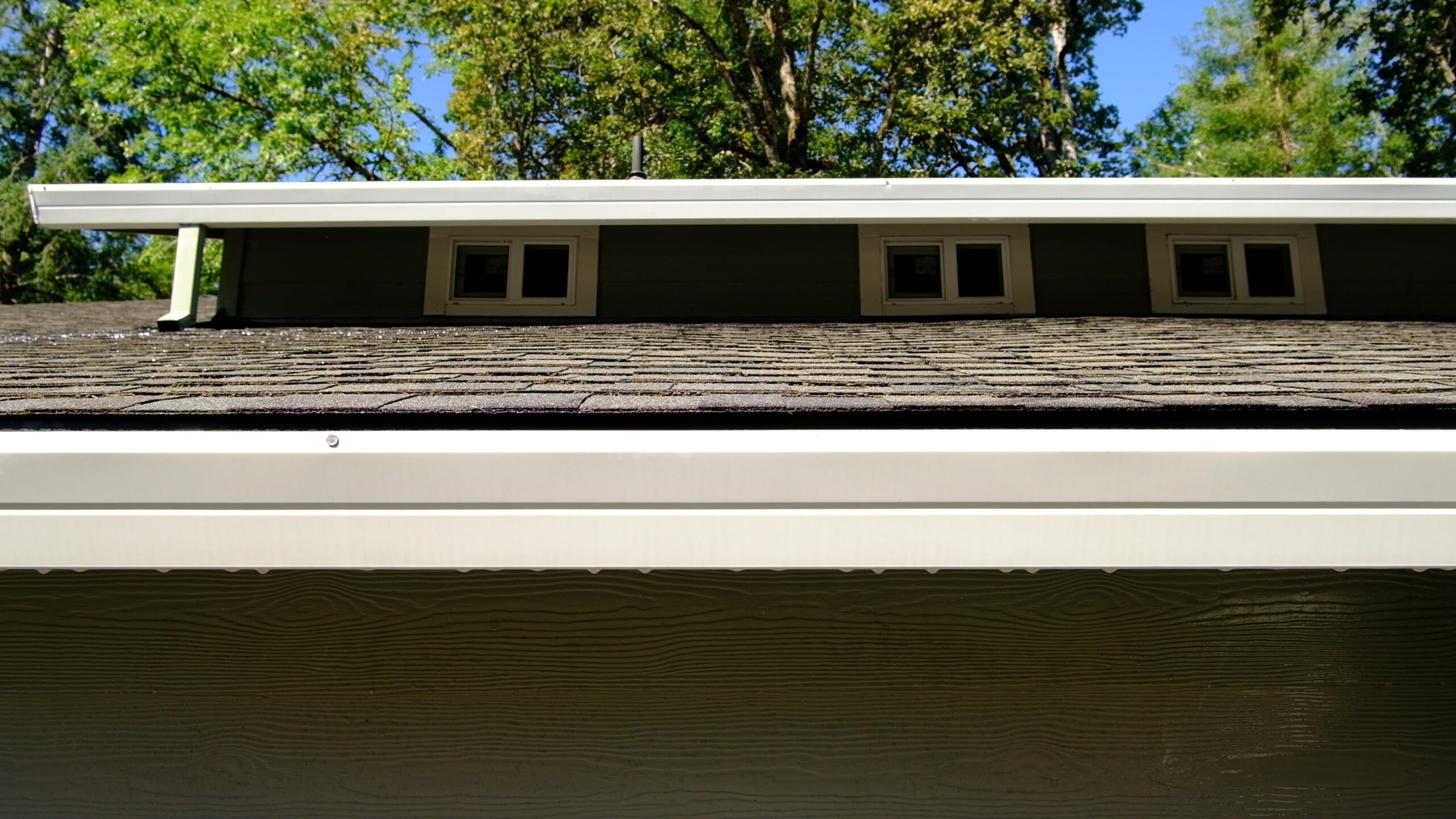Kirkland Gutter Whitening Service Before and After Photos