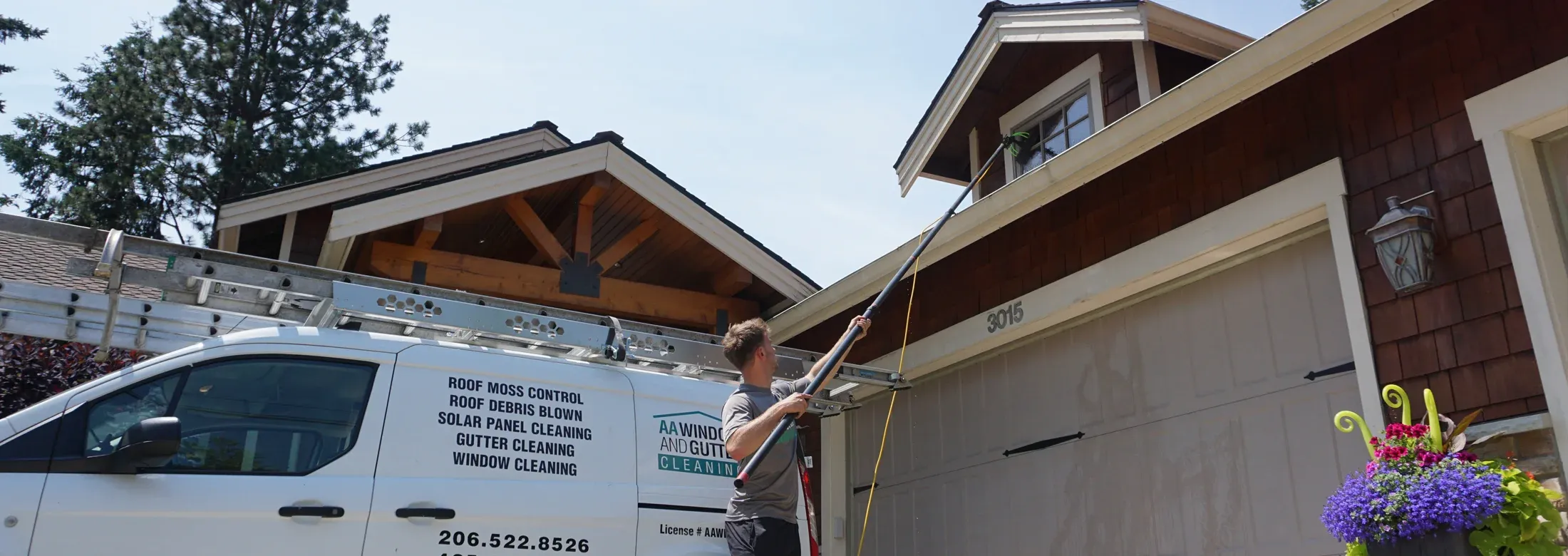 Cleaning windows on a house