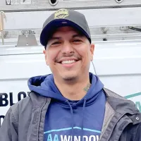 headshot-ronnie-merino